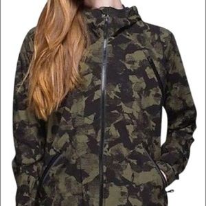 VEUC lululemon Rise & Shine Camo Jacket size 4